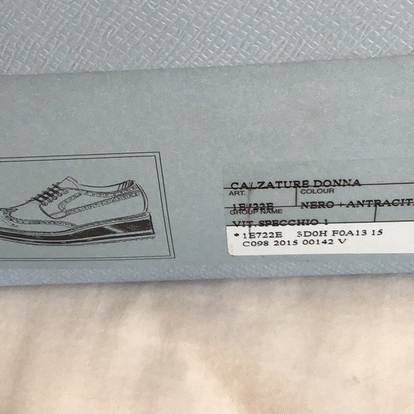 Authentic Prada women’s Oxford sneaker - Picture 13 of 13